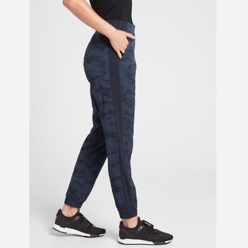 Athleta Brooklyn Textured Jogger Pants Blue Camo Size 4 Petite‎